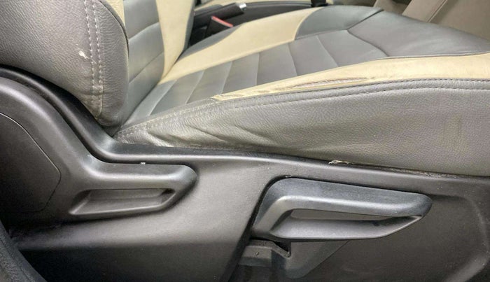 2022 Tata Tiago XZ PLUS CNG, CNG, Manual, 50,323 km, Driver Side Adjustment Panel