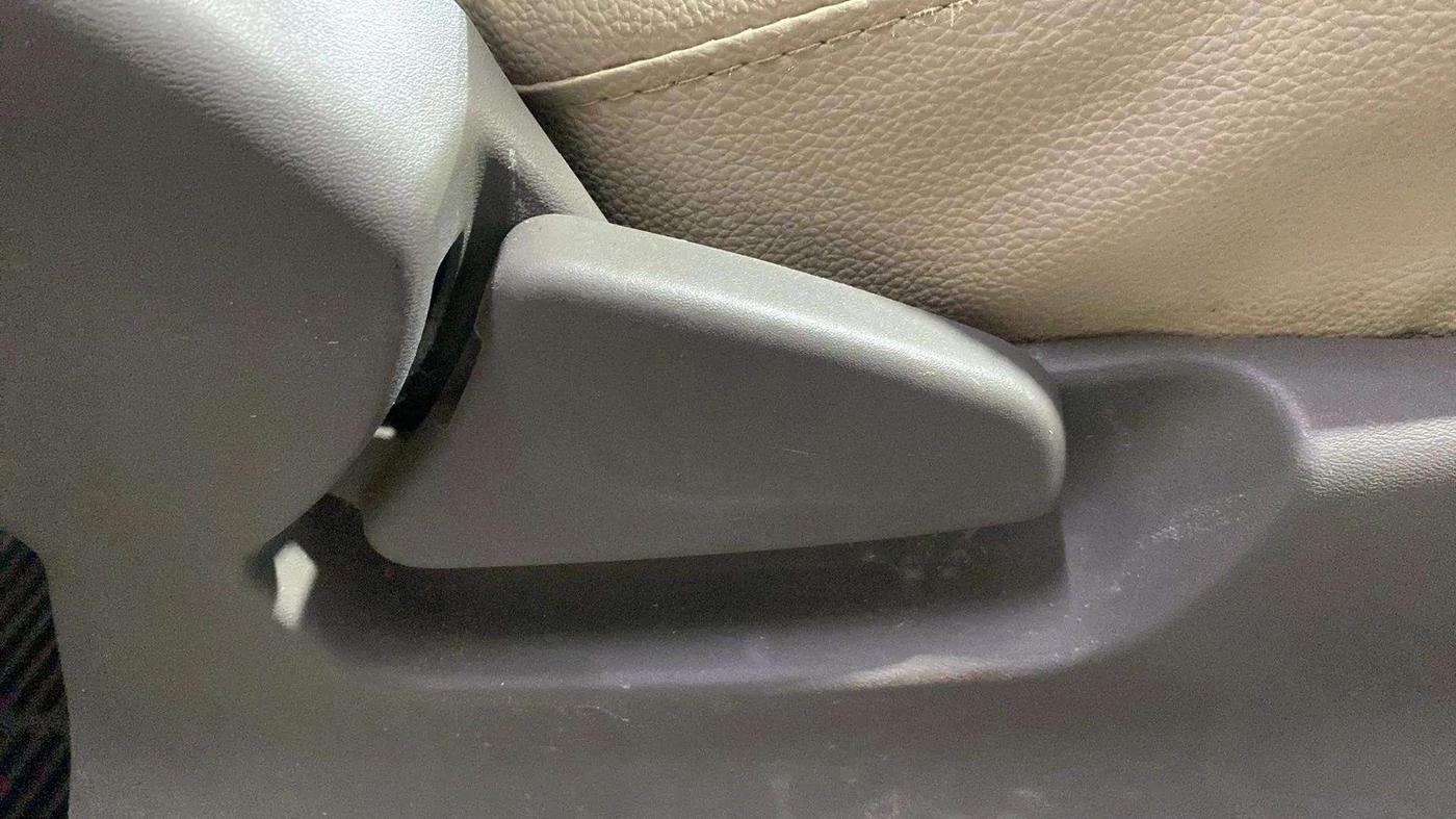 2016 Datsun Redi Go T, Petrol, Manual, 16,651 km, Driver Side Adjustment Panel