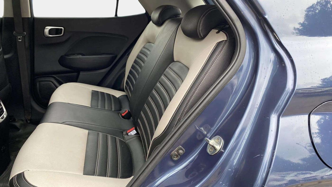 2022 Hyundai VENUE SX PLUS 1.0 TURBO DCT, Petrol, Automatic, 50,781 km, Right Side Rear Door Cabin