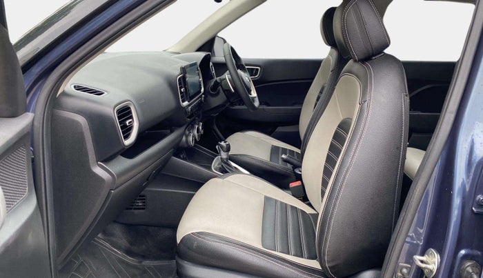 2022 Hyundai VENUE SX PLUS 1.0 TURBO DCT, Petrol, Automatic, 50,781 km, Right Side Front Door Cabin