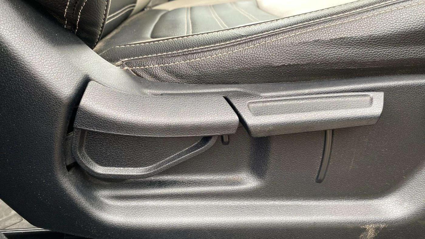 2022 Hyundai VENUE SX PLUS 1.0 TURBO DCT, Petrol, Automatic, 50,781 km, Driver Side Adjustment Panel