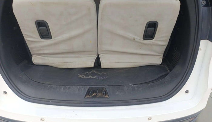 2022 Mahindra XUV700 AX 5 D MT 7 STR, Diesel, Manual, 89,558 km, Boot Open Zoomed View