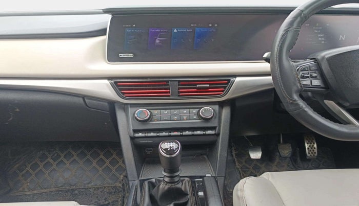 2022 Mahindra XUV700 AX 5 D MT 7 STR, Diesel, Manual, 89,558 km, Air Conditioner