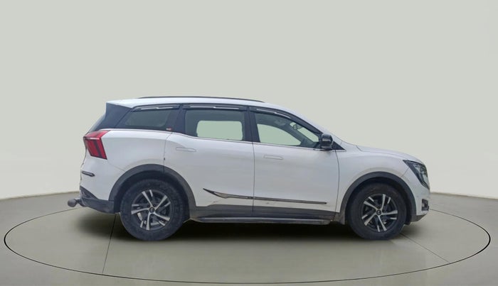 2022 Mahindra XUV700 AX 5 D MT 7 STR, Diesel, Manual, 89,558 km, Right Side View