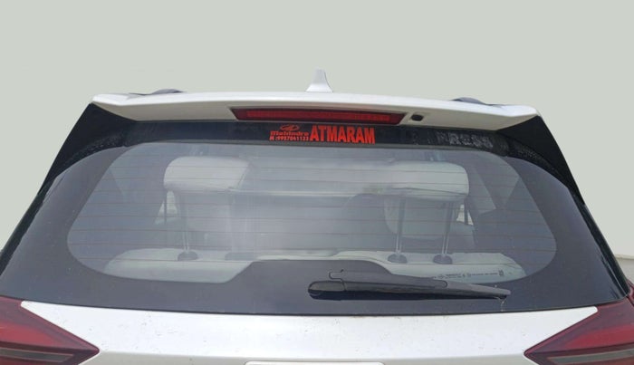 2022 Mahindra XUV700 AX 5 D MT 7 STR, Diesel, Manual, 89,558 km, Rear Windshield
