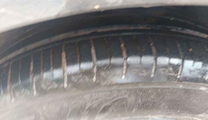 2022 Mahindra XUV700 AX 5 D MT 7 STR, Diesel, Manual, 89,558 km, Left Rear Tyre Tread