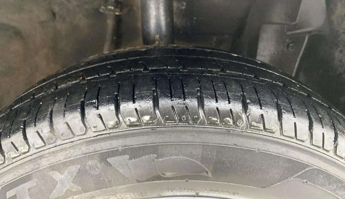 2014 Datsun Go T, Petrol, Manual, 60,478 km, Right Front Tyre Tread