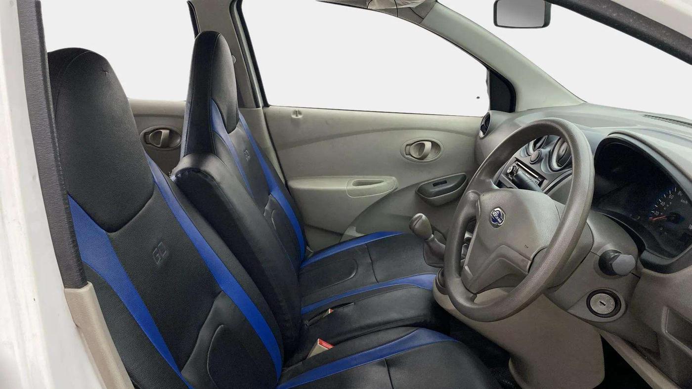 2014 Datsun Go T, Petrol, Manual, 60,658 km, Right Side Front Door Cabin
