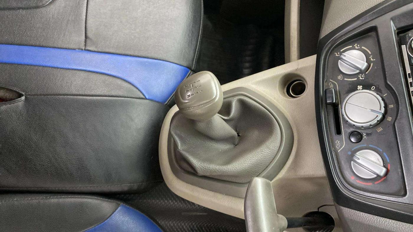 2014 Datsun Go T, Petrol, Manual, 60,658 km, Gear Lever