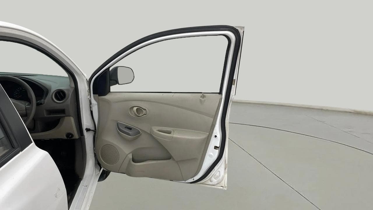 2014 Datsun Go T, Petrol, Manual, 60,658 km, RHS Front Door