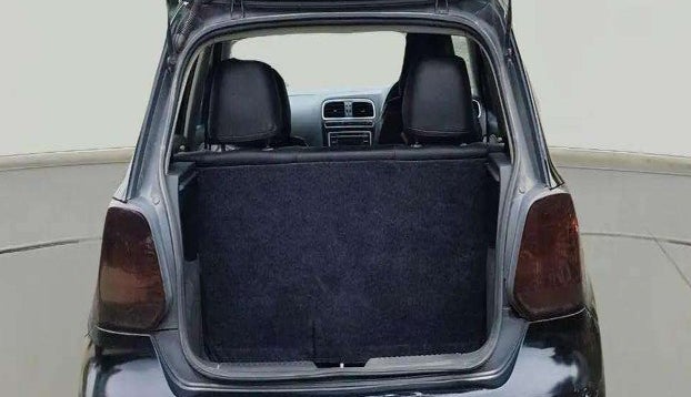 2014 Volkswagen Polo HIGHLINE DIESEL, Diesel, Manual, 1,52,211 km, Boot Inside