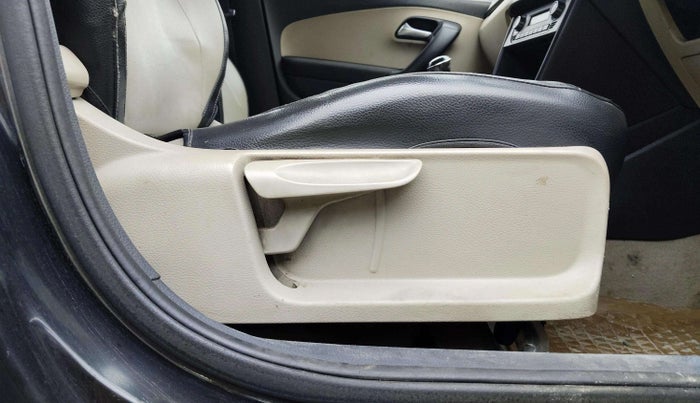 2014 Volkswagen Polo HIGHLINE DIESEL, Diesel, Manual, 1,52,211 km, Driver Side Adjustment Panel