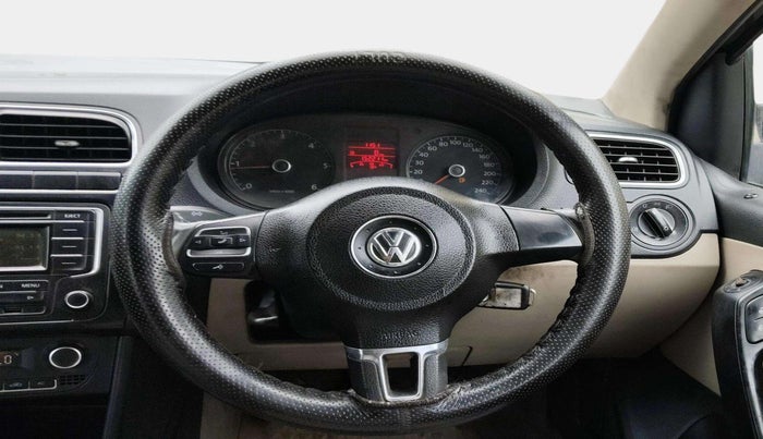 2014 Volkswagen Polo HIGHLINE DIESEL, Diesel, Manual, 1,52,211 km, Steering Wheel Close Up