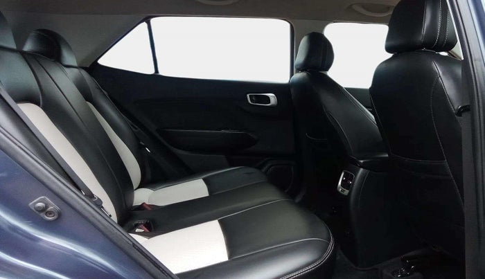 2020 Hyundai VENUE S 1.2, Petrol, Manual, 84,872 km, Right Side Rear Door Cabin