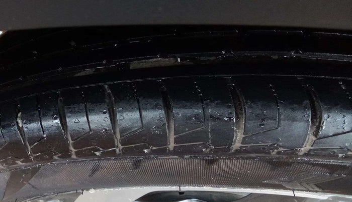 2020 Hyundai VENUE S 1.2, Petrol, Manual, 84,872 km, Right Rear Tyre Tread