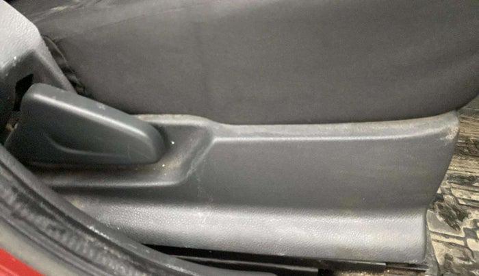 2016 Renault Kwid RXT 0.8, Petrol, Manual, 56,558 km, Driver Side Adjustment Panel