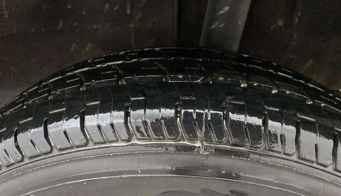 2016 Renault Kwid RXT 0.8, Petrol, Manual, 56,558 km, Left Rear Tyre Tread