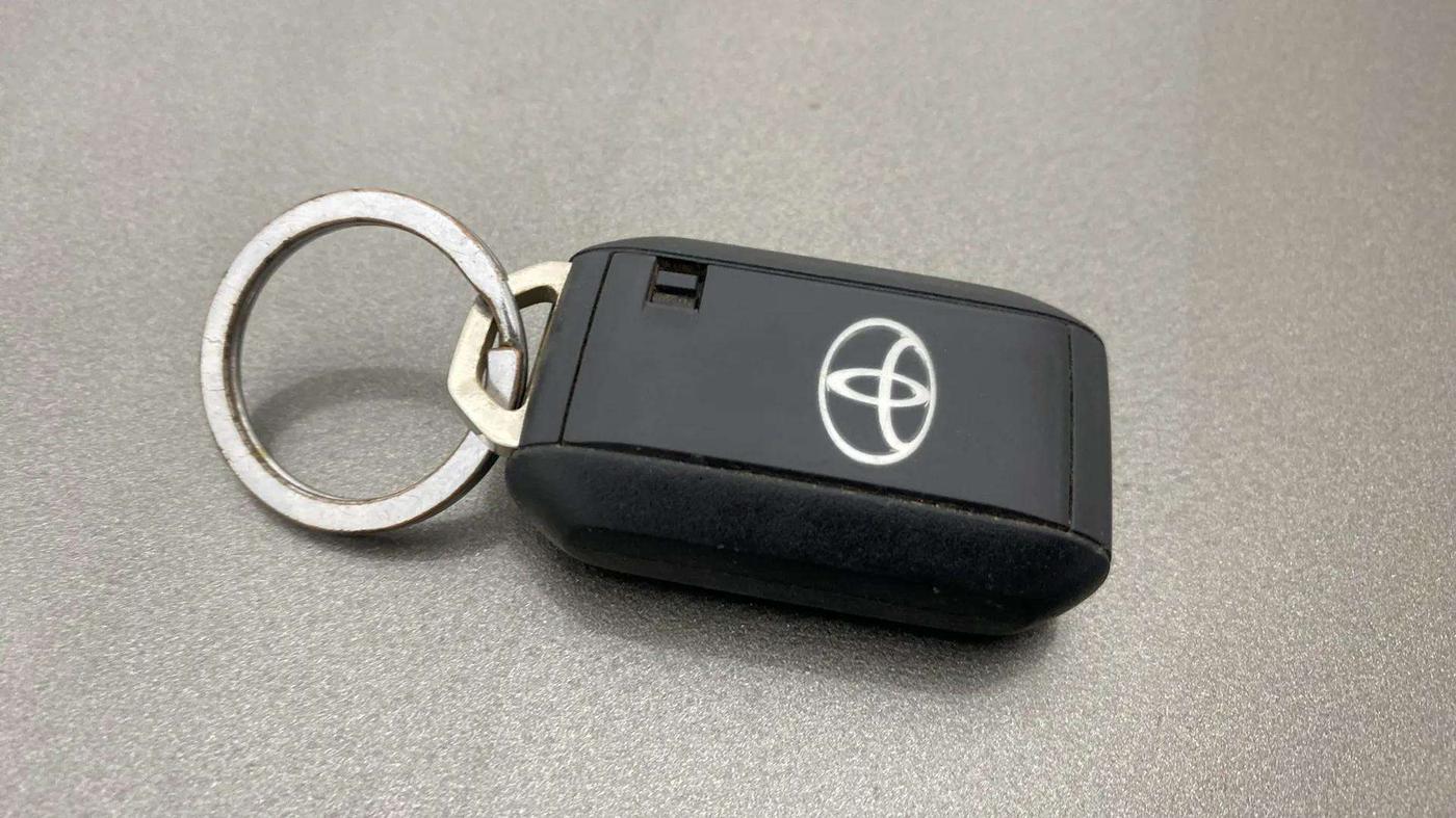 2021 Toyota Glanza G ISG, Petrol, Manual, 52,965 km, Key Close Up