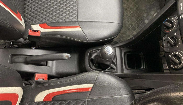 2015 Maruti Swift VXI, Petrol, Manual, 33,985 km, Gear Lever