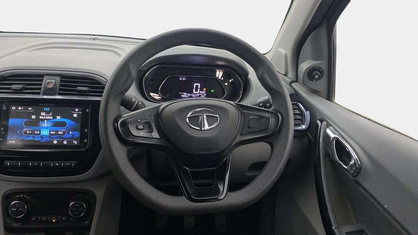 2021 Tata TIGOR XZ PLUS PETROL, Petrol, Manual, 17,004 km, Steering Wheel Close Up