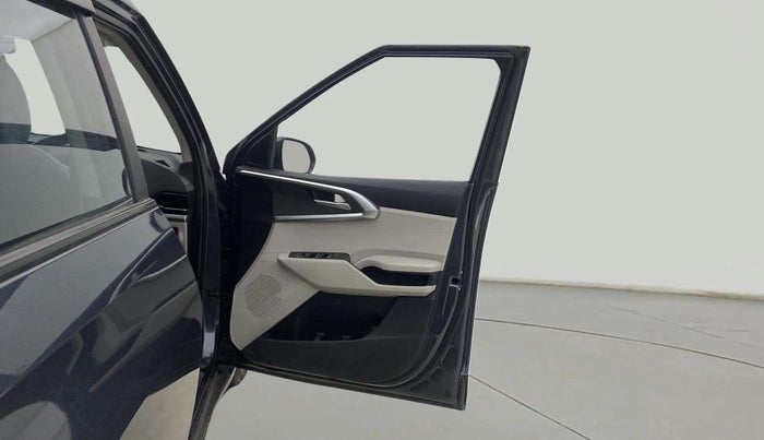 2023 KIA CARENS PRESTIGE 1.5 PETROL 7 STR, Petrol, Manual, 10,215 km, RHS Front Door