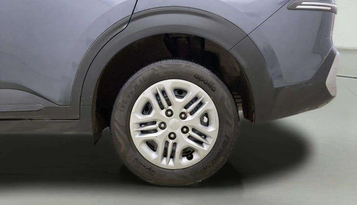 2023 KIA CARENS PRESTIGE 1.5 PETROL 7 STR, Petrol, Manual, 10,215 km, Left Rear Wheel