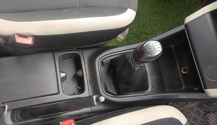 2021 Renault TRIBER RXL MT, Petrol, Manual, 77,705 km, Gear Lever