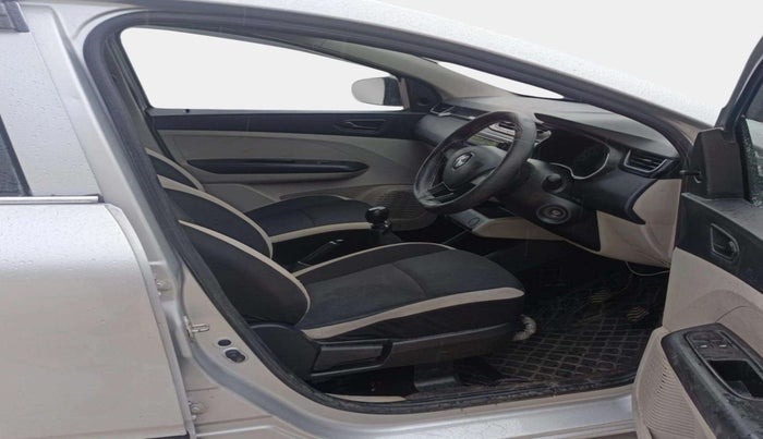 2021 Renault TRIBER RXL MT, Petrol, Manual, 77,705 km, Right Side Front Door Cabin