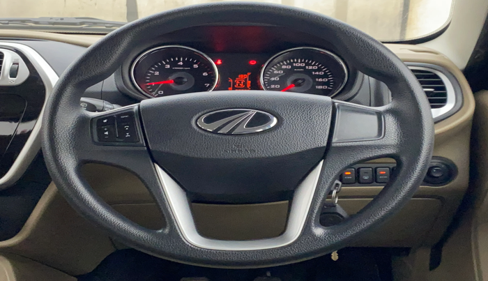 2016 Mahindra TUV300 T8, Diesel, Manual, 27,323 km, Steering Wheel Close Up