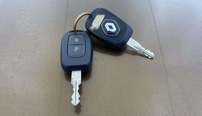2018 Renault Duster RXL PETROL, Petrol, Manual, 33,105 km, Key Close Up