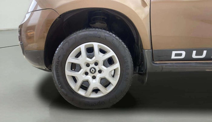 2018 Renault Duster RXL PETROL, Petrol, Manual, 33,105 km, Left Front Wheel