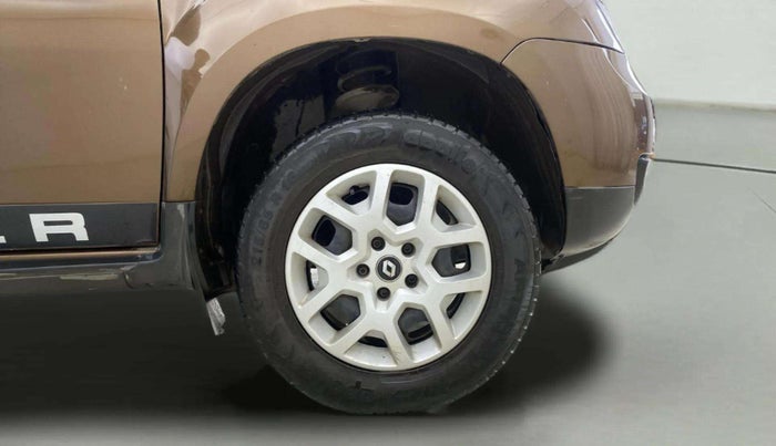 2018 Renault Duster RXL PETROL, Petrol, Manual, 33,105 km, Right Front Wheel