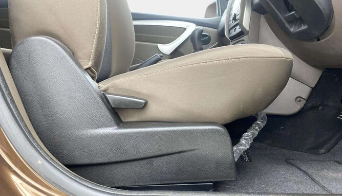 2018 Renault Duster RXL PETROL, Petrol, Manual, 33,105 km, Driver Side Adjustment Panel