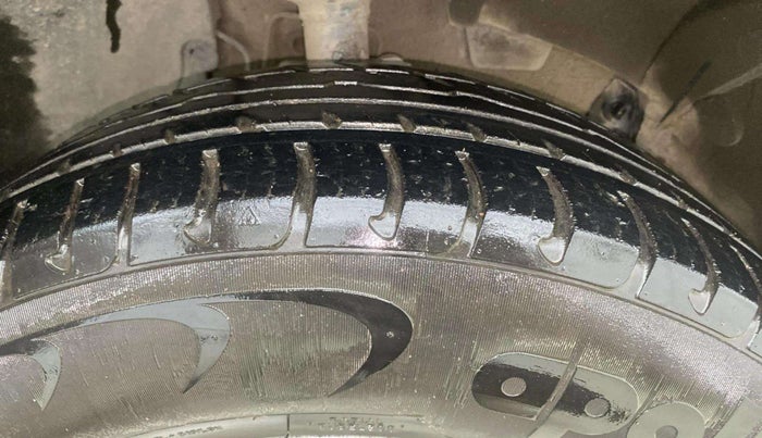 2018 Renault Duster RXL PETROL, Petrol, Manual, 33,105 km, Right Front Tyre Tread