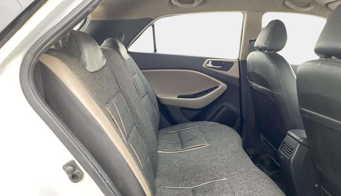 2018 Hyundai Elite i20 MAGNA EXECUTIVE 1.2, Petrol, Manual, 1,17,053 km, Right Side Rear Door Cabin