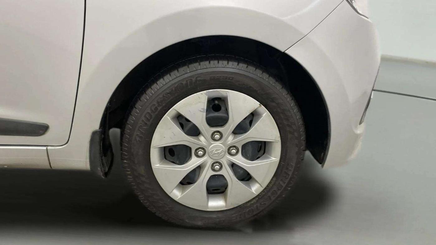 2017 Hyundai Xcent S 1.2, Petrol, Manual, 51,527 km, Right Front Wheel