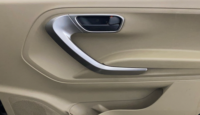 2023 Mahindra BOLERO NEO N 10, Diesel, Manual, 57,277 km, Driver Side Door Panels Control