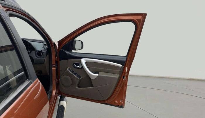 2018 Renault Duster 110 PS RXZ 4X2 AMT DIESEL, Diesel, Automatic, 1,32,913 km, RHS Front Door