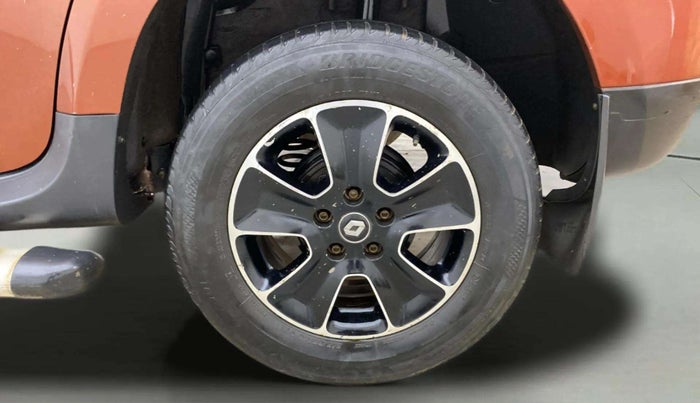 2018 Renault Duster 110 PS RXZ 4X2 AMT DIESEL, Diesel, Automatic, 1,32,913 km, Left Rear Wheel