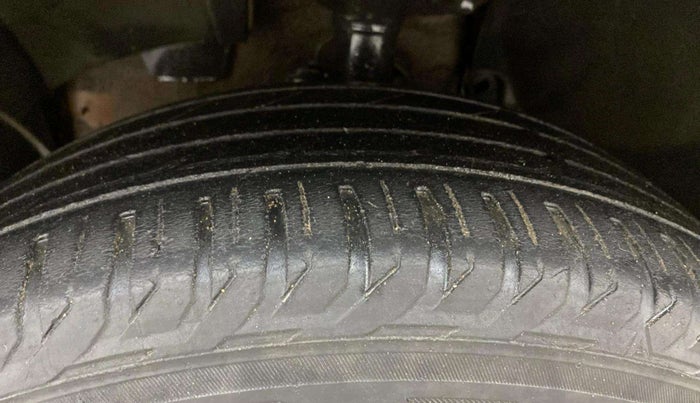 2018 Renault Duster 110 PS RXZ 4X2 AMT DIESEL, Diesel, Automatic, 1,32,913 km, Left Front Tyre Tread