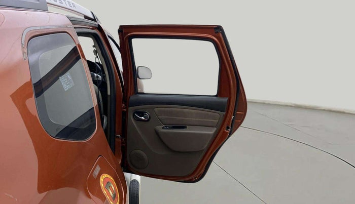 2018 Renault Duster 110 PS RXZ 4X2 AMT DIESEL, Diesel, Automatic, 1,32,913 km, RHS Rear Door