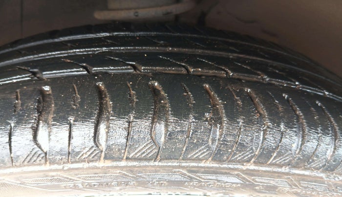 2017 Mahindra E20 Plus P4, Electric, Automatic, 36,737 km, Right Front Tyre Tread