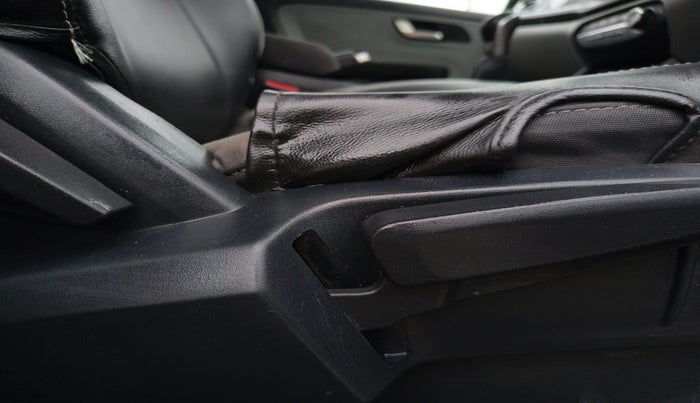 2020 Tata ALTROZ XZ PETROL, Petrol, Manual, 75,888 km, Driver Side Adjustment Panel