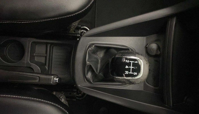 2016 Ford New Figo TREND 1.2 PETROL, Petrol, Manual, 1,20,395 km, Gear Lever
