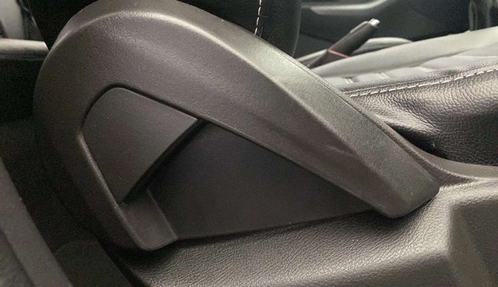 2016 Ford New Figo TREND 1.2 PETROL, Petrol, Manual, 1,20,395 km, Driver Side Adjustment Panel