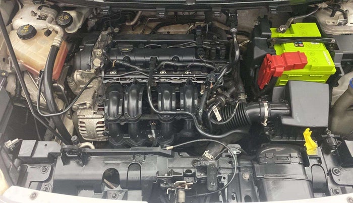 2016 Ford New Figo TREND 1.2 PETROL, Petrol, Manual, 1,20,395 km, Open Bonet
