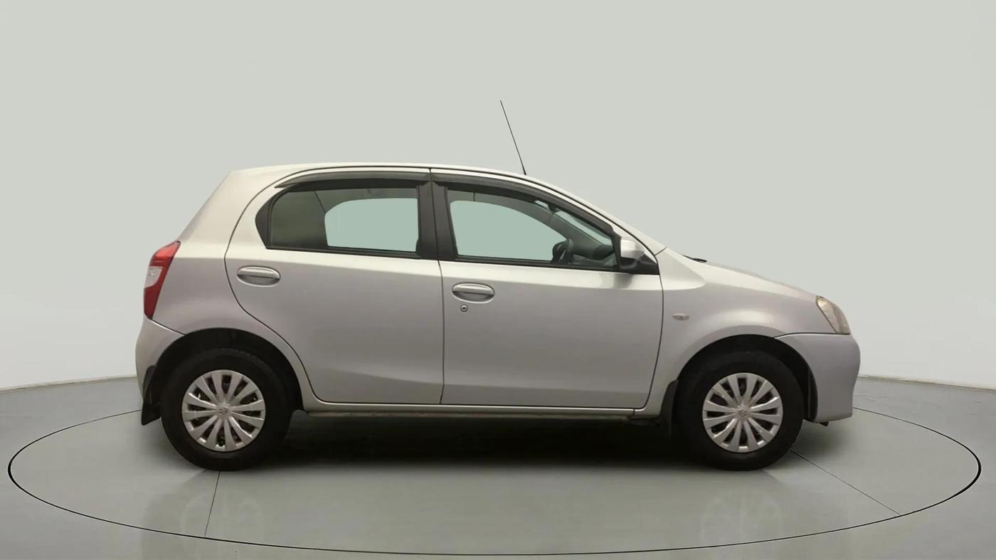 2013 Toyota Etios Liva G, Petrol, Manual, 56,157 km, Right Side View
