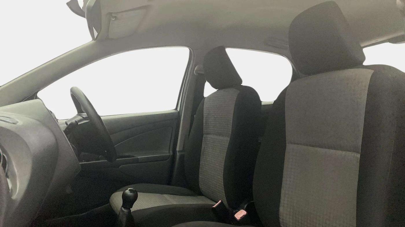 2013 Toyota Etios Liva G, Petrol, Manual, 56,157 km, Right Side Front Door Cabin