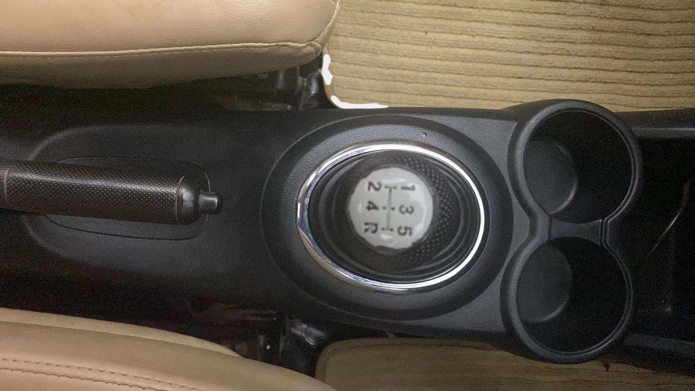 2015 Honda Amaze 1.2L I-VTEC S, Petrol, Manual, 60,091 km, Gear Lever