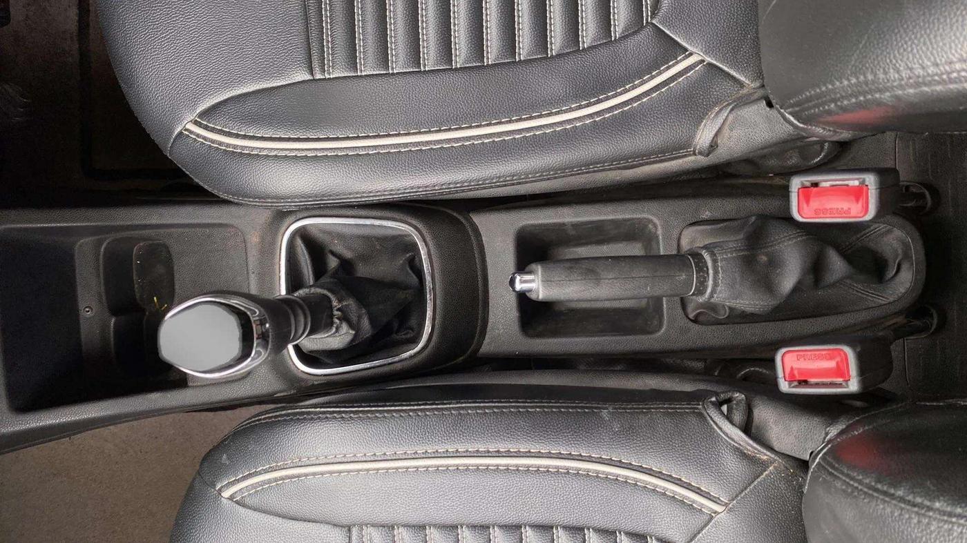 2019 Renault Kwid RXT 0.8 (O), Petrol, Manual, 22,091 km, Gear Lever